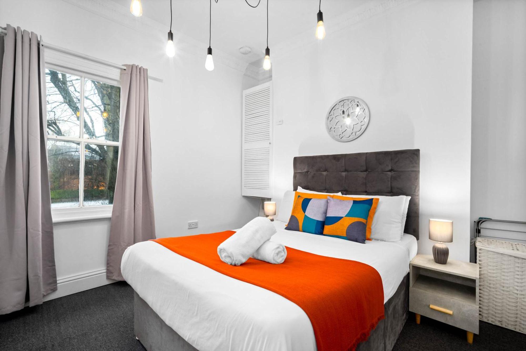 Luxury Apartment - Wolverhampton - Netflix - Smart Tv - Fast Wifi - 7Apc エクステリア 写真