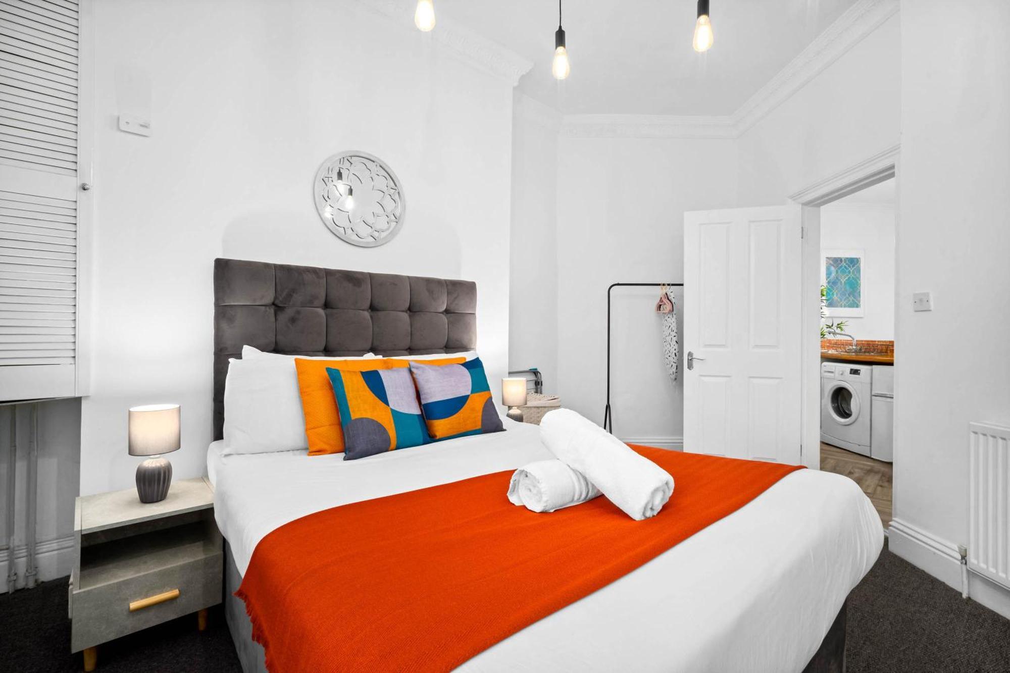 Luxury Apartment - Wolverhampton - Netflix - Smart Tv - Fast Wifi - 7Apc エクステリア 写真