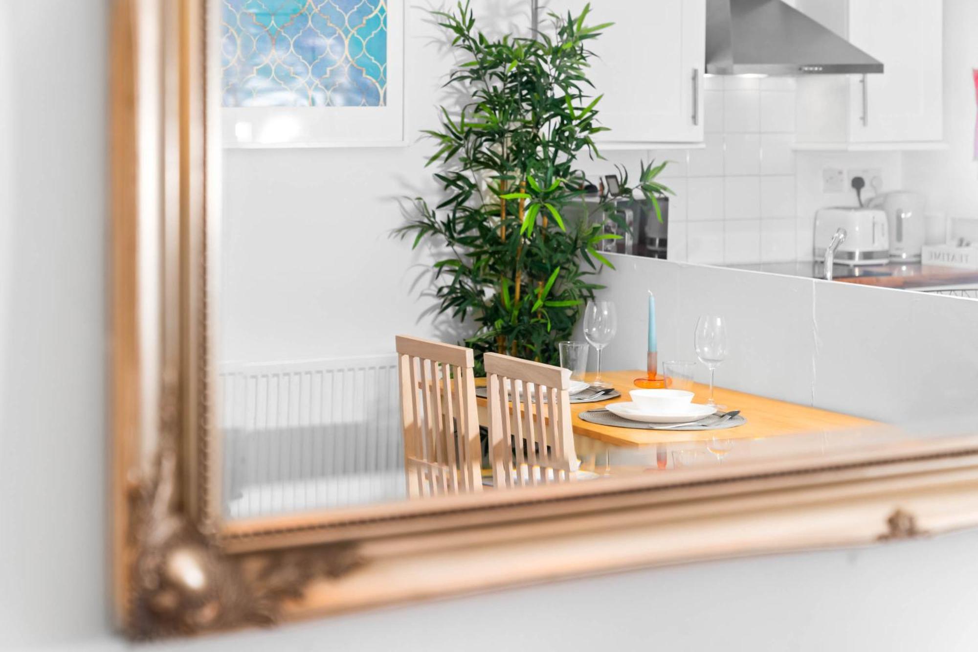Luxury Apartment - Wolverhampton - Netflix - Smart Tv - Fast Wifi - 7Apc エクステリア 写真