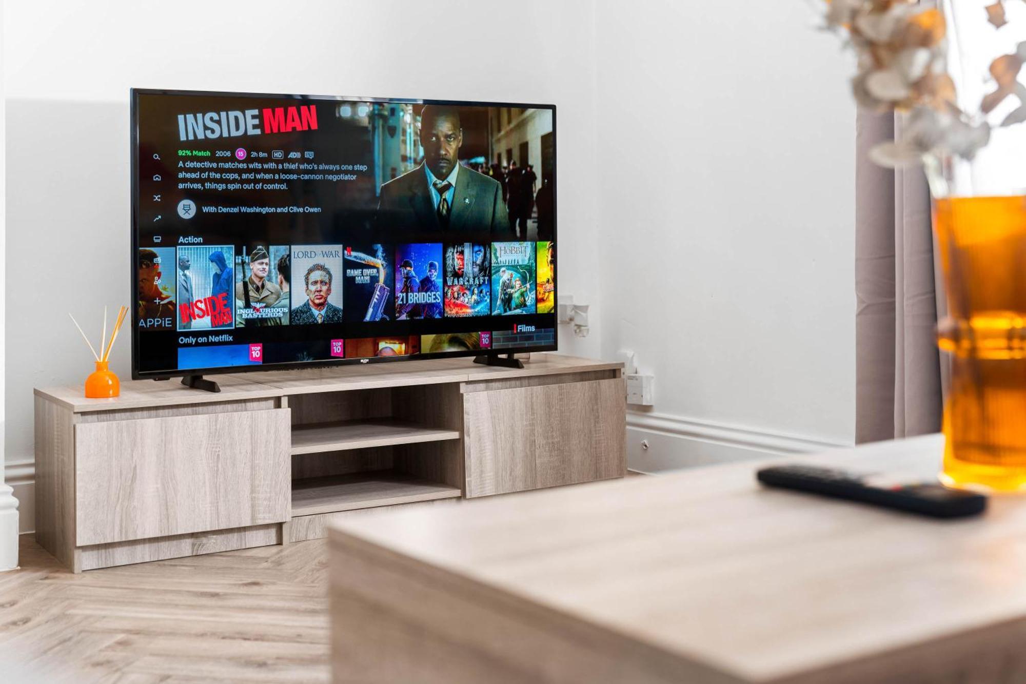 Luxury Apartment - Wolverhampton - Netflix - Smart Tv - Fast Wifi - 7Apc エクステリア 写真