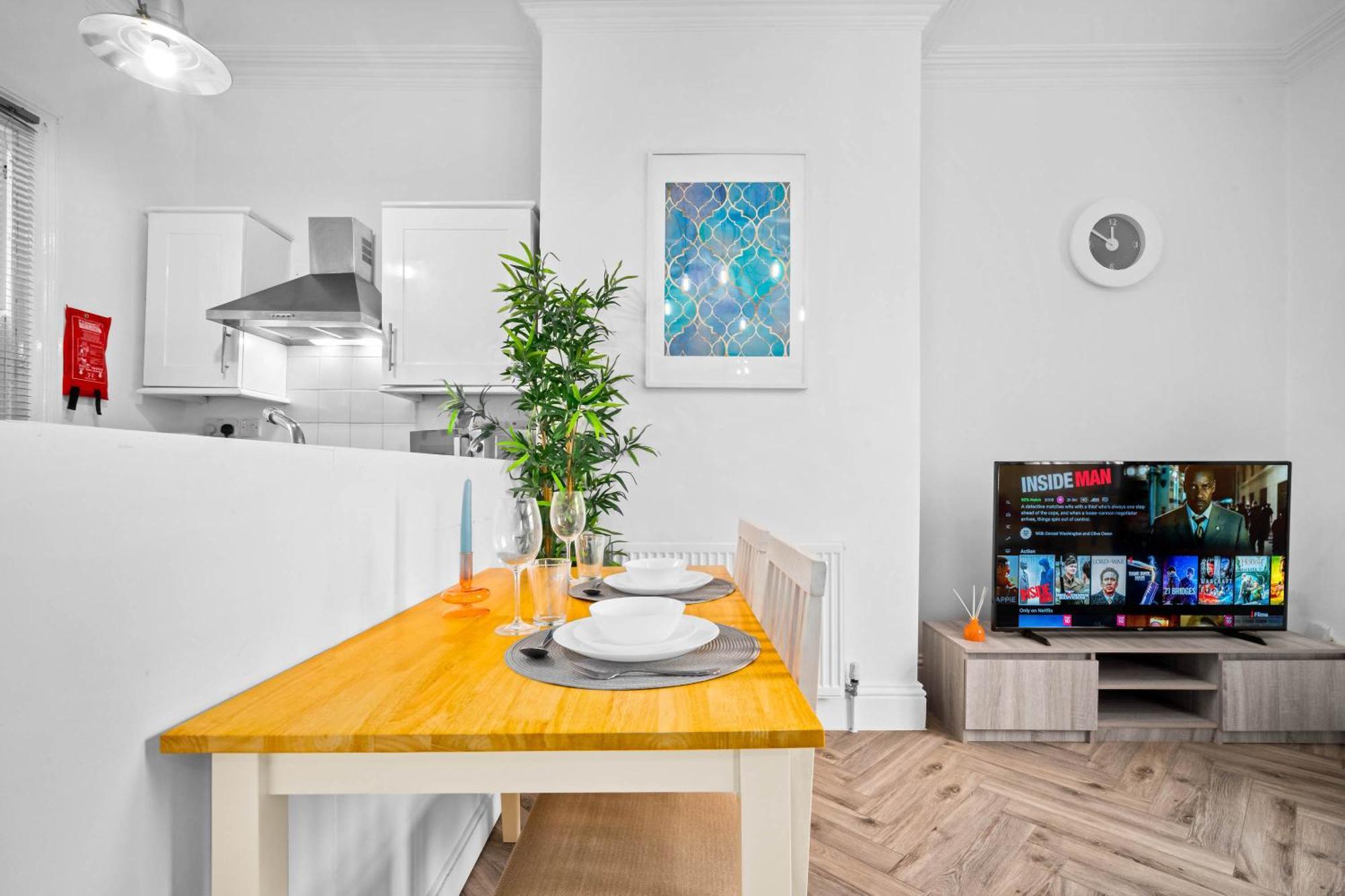 Luxury Apartment - Wolverhampton - Netflix - Smart Tv - Fast Wifi - 7Apc エクステリア 写真