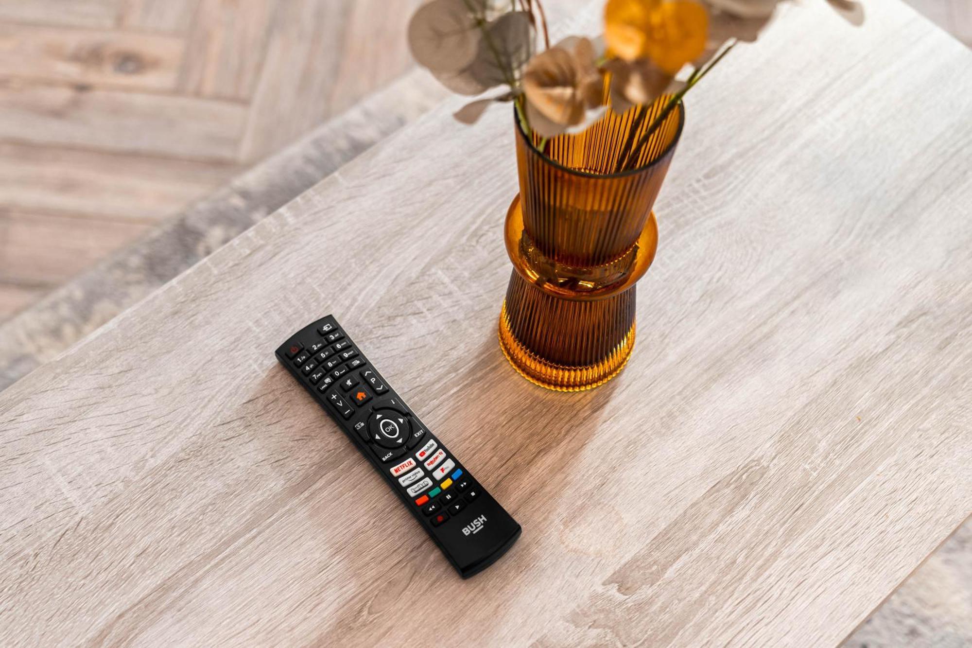 Luxury Apartment - Wolverhampton - Netflix - Smart Tv - Fast Wifi - 7Apc エクステリア 写真