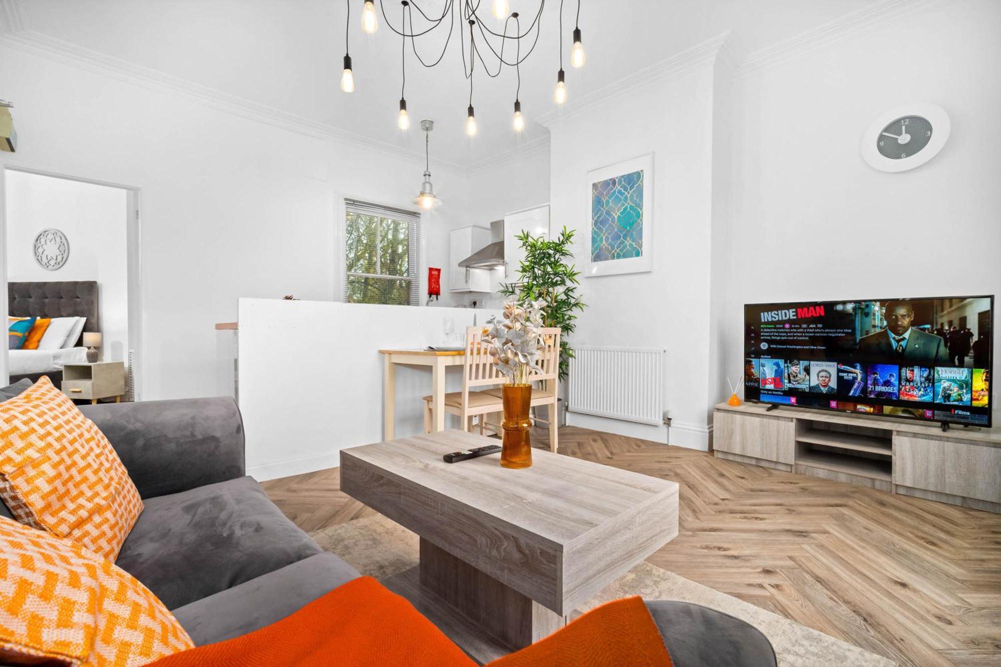 Luxury Apartment - Wolverhampton - Netflix - Smart Tv - Fast Wifi - 7Apc エクステリア 写真